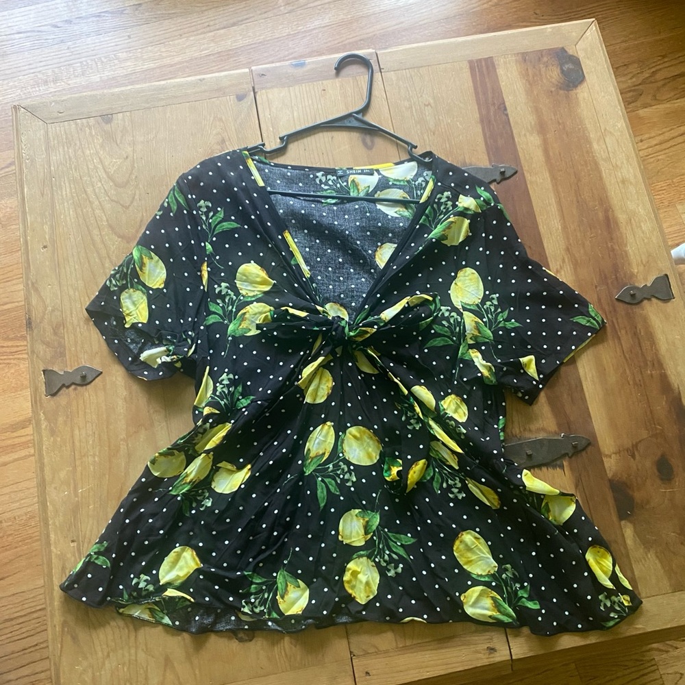 SHEIN plus tie front lemon & polka dot top 2XL